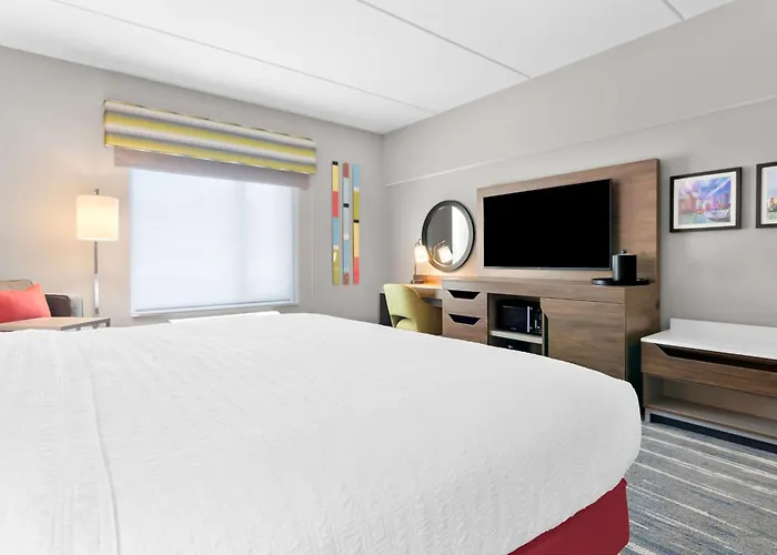 Hampton & Medical District Uic Hotel 3*