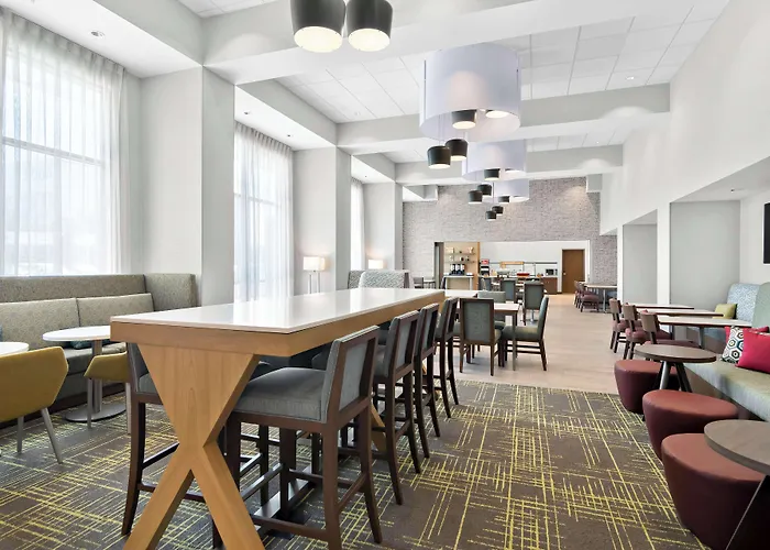 Hampton & Medical District Uic Hotel