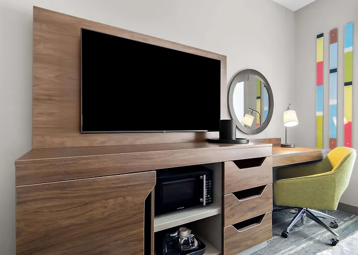 Hampton & Medical District Uic Hotel 3*