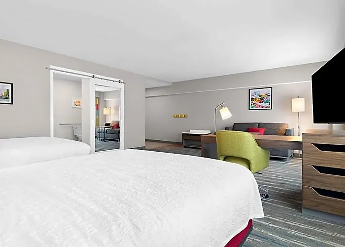 Hampton & Medical District Uic Hotel