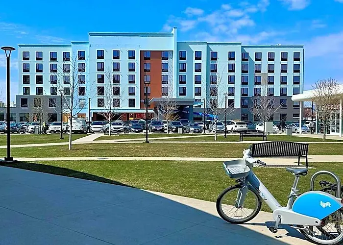 Hampton & Medical District Uic Hotel